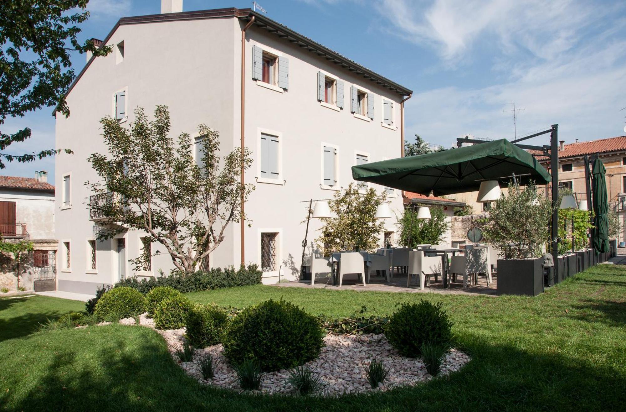 Damaranto Residenza E Cucina Bed and Breakfast Soave  Exteriör bild